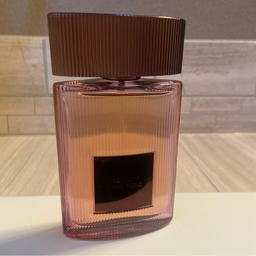 Tom Ford Café Rose Eau de Parfum 1.7 oz. 50 mL Perfume Open Box Nearly New - Picture 2 of 9
